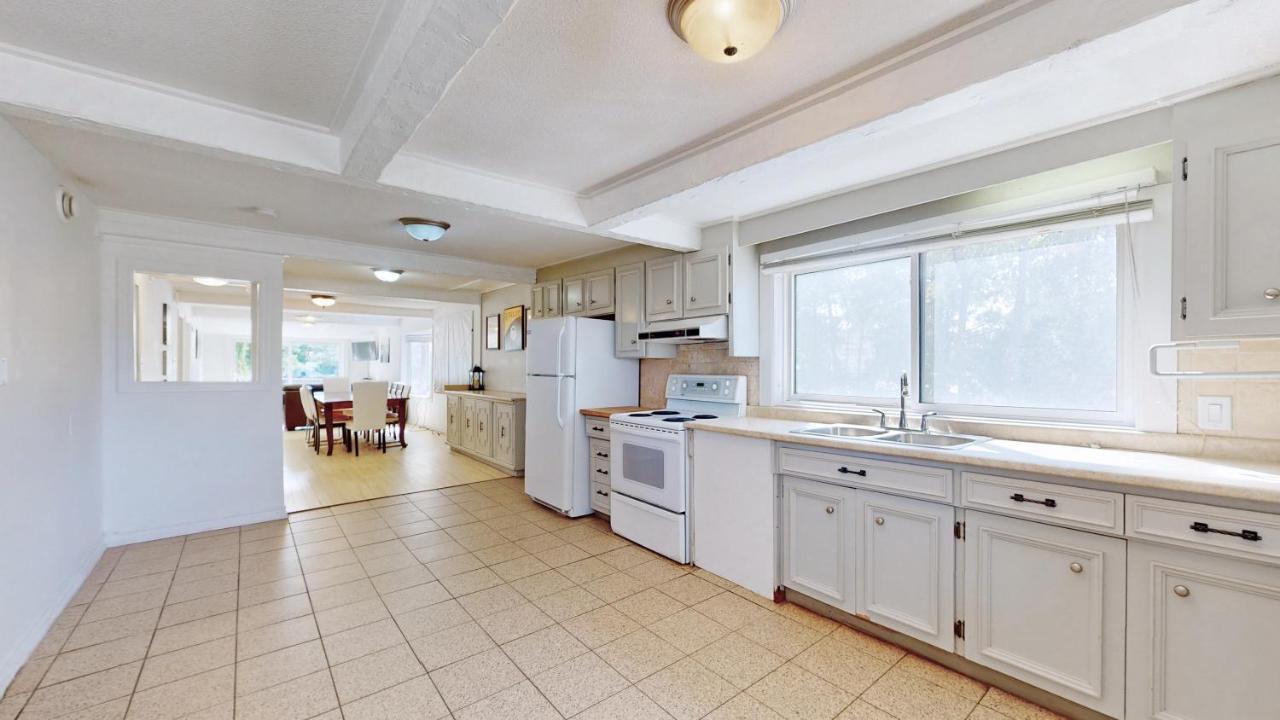 Main Beach River Retreat - Wasaga Beach 1 - Main Strip - 95 Mosley St Exteriör bild
