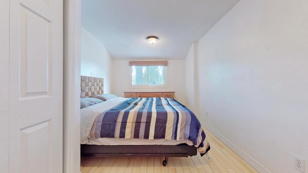 Main Beach River Retreat - Wasaga Beach 1 - Main Strip - 95 Mosley St Exteriör bild