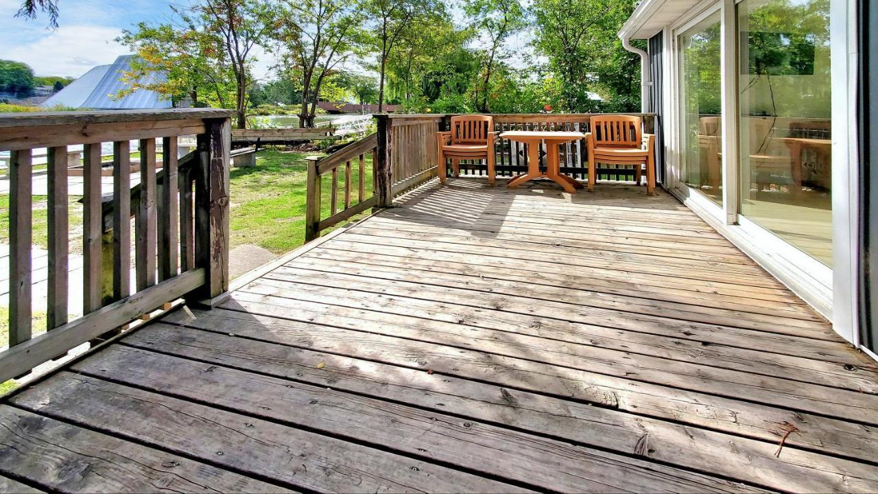 Main Beach River Retreat - Wasaga Beach 1 - Main Strip - 95 Mosley St Exteriör bild