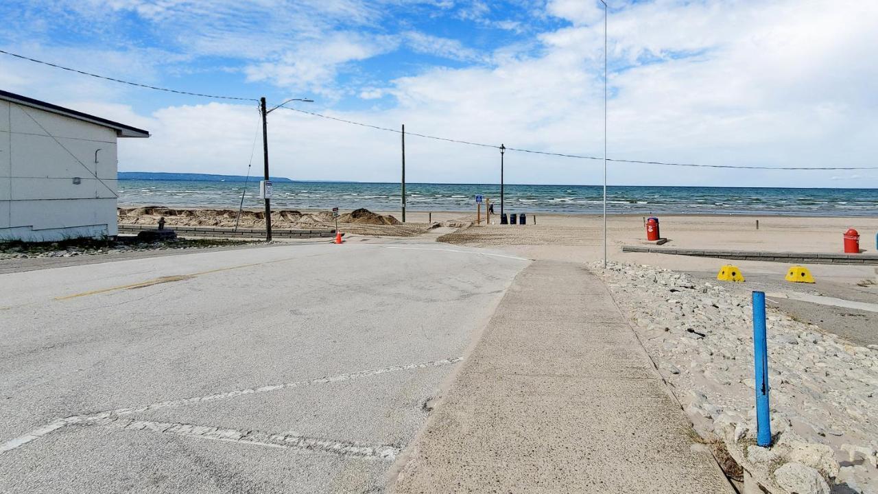 Main Beach River Retreat - Wasaga Beach 1 - Main Strip - 95 Mosley St Exteriör bild
