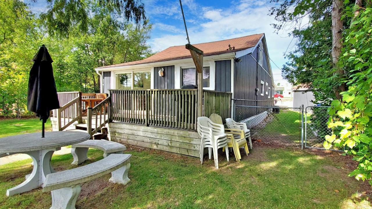 Main Beach River Retreat - Wasaga Beach 1 - Main Strip - 95 Mosley St Exteriör bild