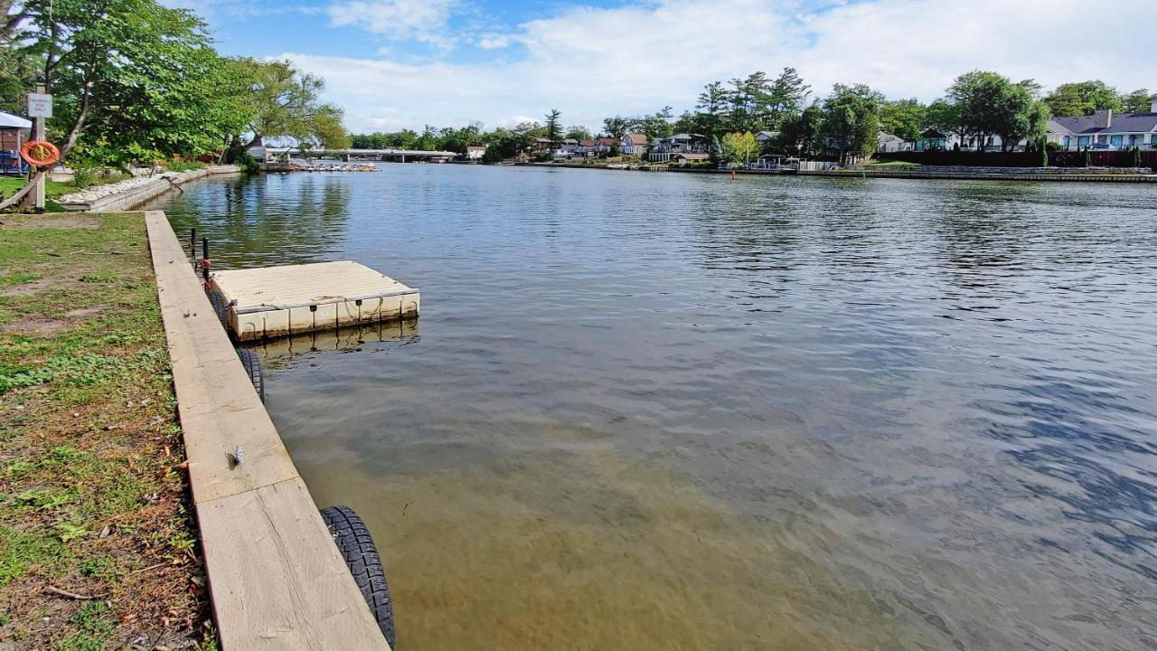 Main Beach River Retreat - Wasaga Beach 1 - Main Strip - 95 Mosley St Exteriör bild