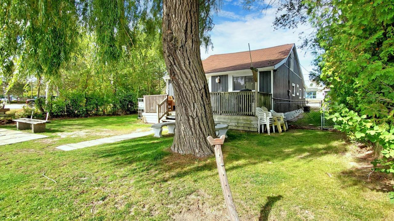 Main Beach River Retreat - Wasaga Beach 1 - Main Strip - 95 Mosley St Exteriör bild