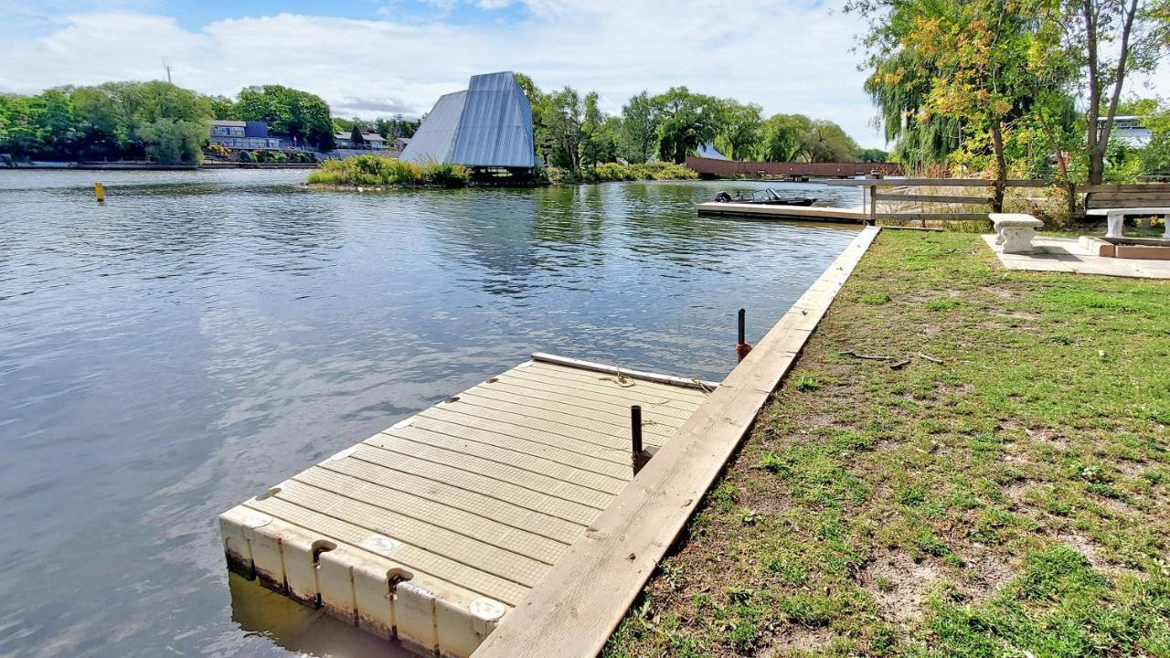 Main Beach River Retreat - Wasaga Beach 1 - Main Strip - 95 Mosley St Exteriör bild